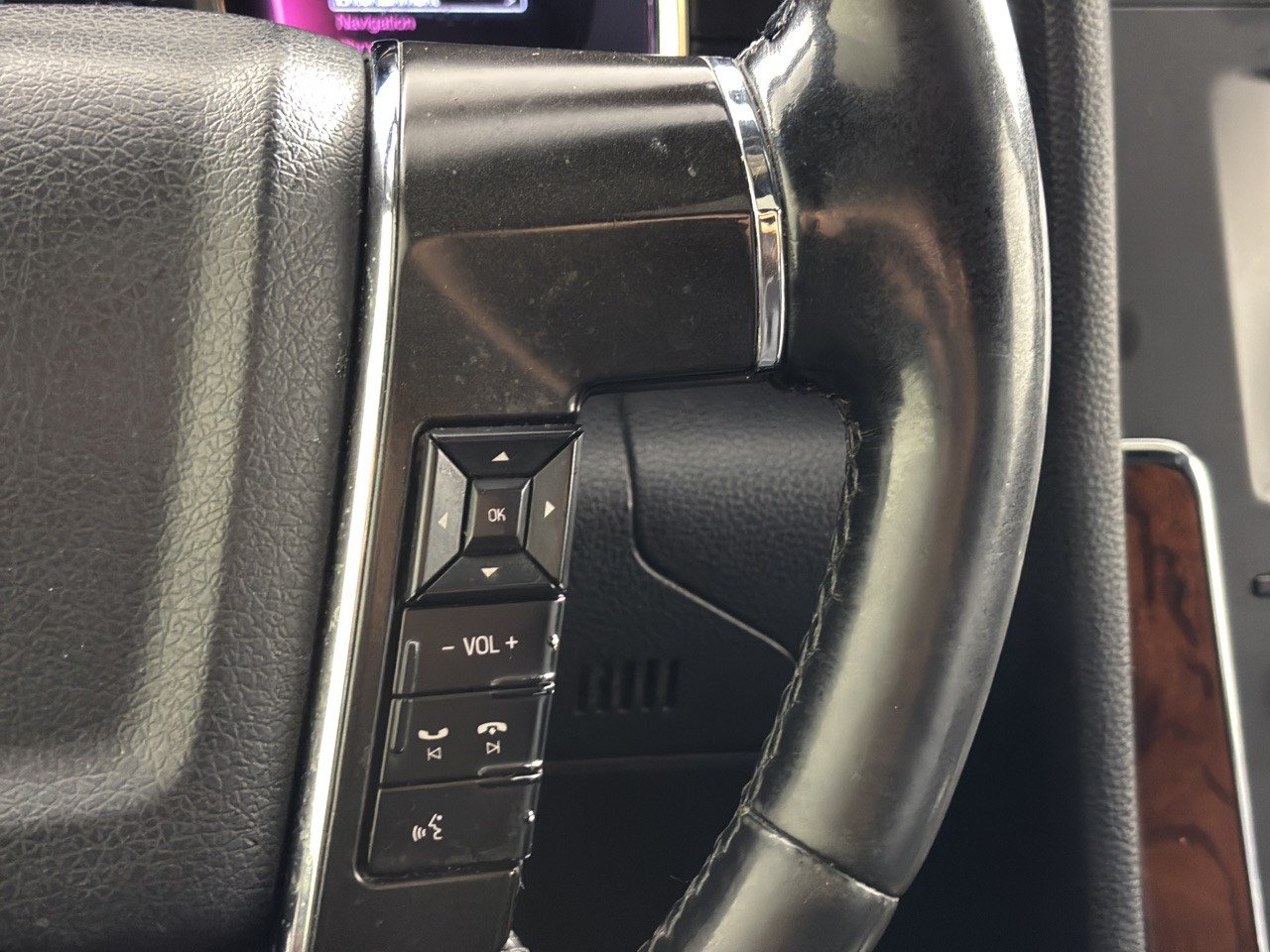 Used 2016 Lincoln Navigator L Select RWD image 19
