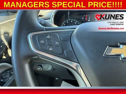 Used 2018 Chevrolet Equinox LS image 34