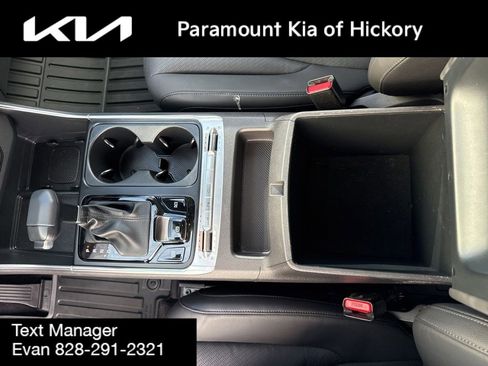 Used 2025 Kia Carnival SX Prestige image 31