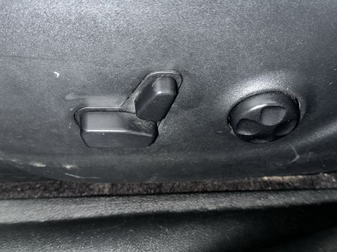 Used 2018 Jeep Cherokee Limited image 17