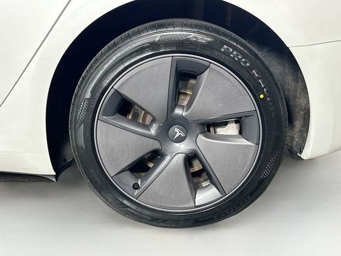 Used 2023 Tesla Model 3 Standard Range RWD image 11