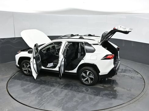 Used 2024 Toyota RAV4 SE w/ Weather & Moonroof Package AWD/4WD image 70