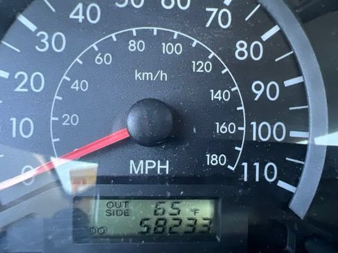 Used 2005 Toyota Corolla CE FWD image 10