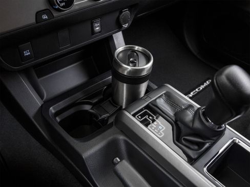 Used 2018 Toyota Tacoma SR5 RWD image 31