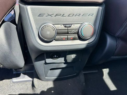 New 2026 Ford Explorer Platinum w/ LUX Leather Package AWD/4WD image 5