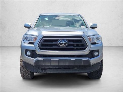 Used 2022 Toyota Tacoma SR5 RWD image 2