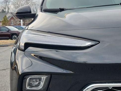 Certified 2024 Buick Encore GX Avenir w/ Avenir Technology Package image 9