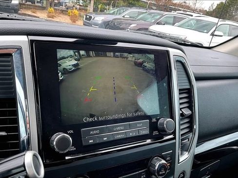 Used 2021 Nissan Titan SV w/ SV Convenience Package image 11