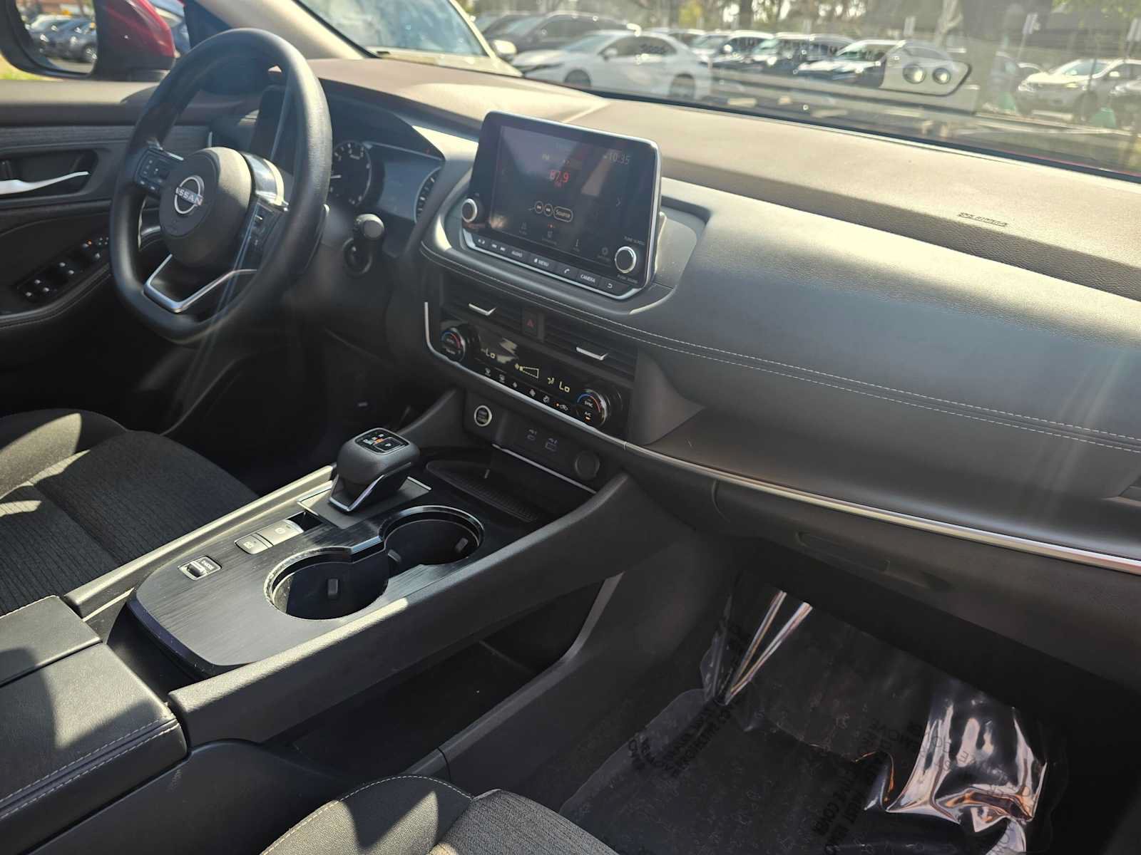 Used 2023 Nissan Rogue SV FWD image 11