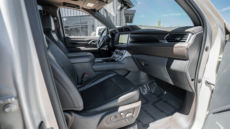 Used 2021 GMC Yukon Denali w/ Denali Ultimate Package AWD/4WD image 21