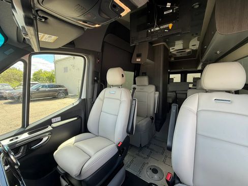 Used 2022 Mercedes-Benz Sprinter 3500 w/ Parking Package image 27