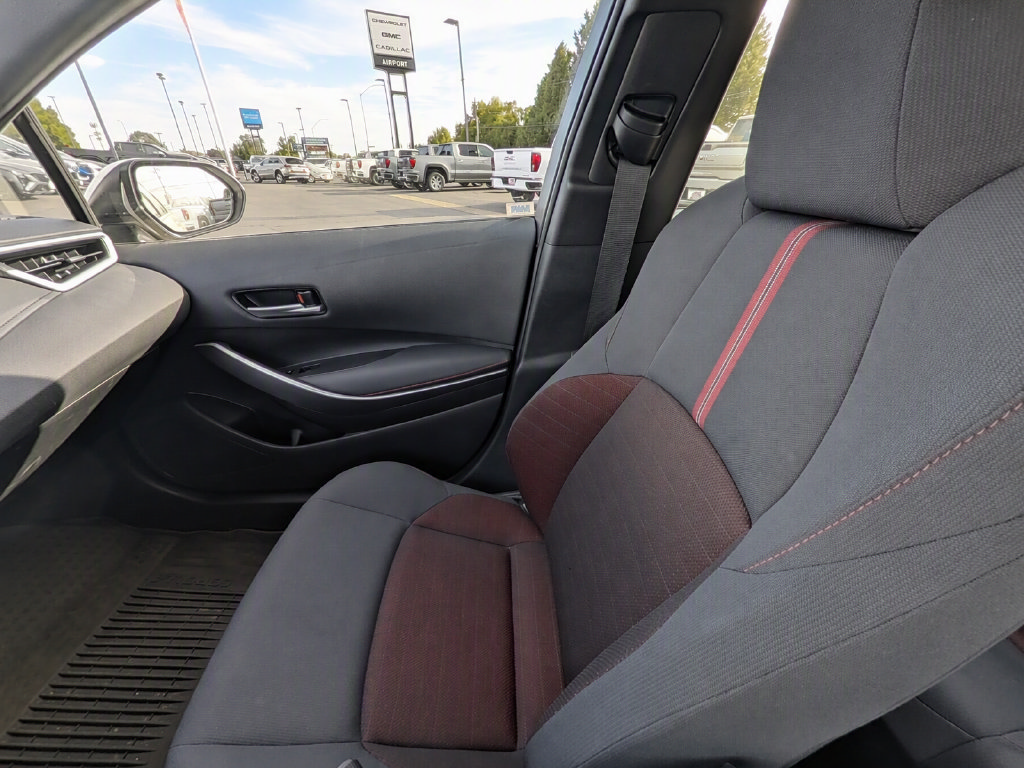 Used 2025 Toyota Corolla SE FWD image 14