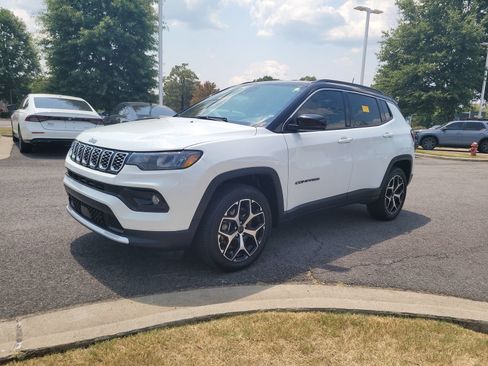 Used 2025 Jeep Compass Limited AWD/4WD image 7