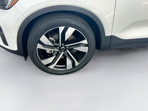 Used 2023 Volvo XC40 B5 Ultimate AWD/4WD image 11