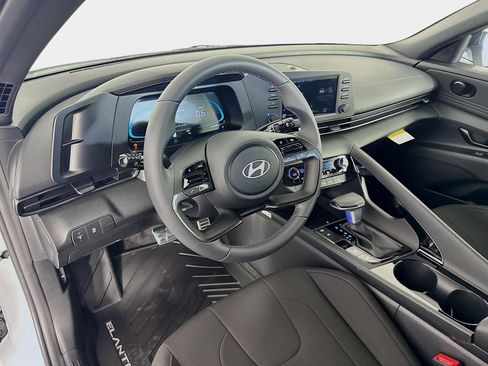 New 2026 Hyundai Elantra SEL Sport Premium FWD image 9