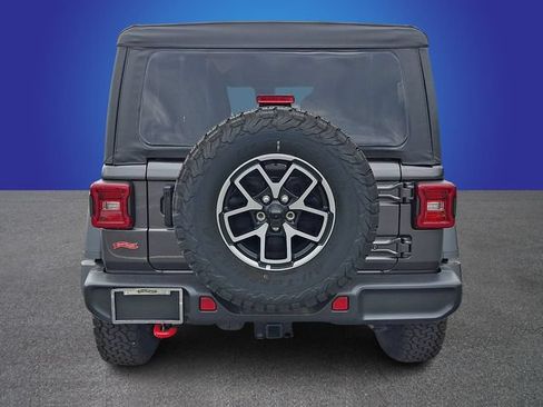 Used 2025 Jeep Wrangler Unlimited Rubicon w/ Convenience Group AWD/4WD image 5