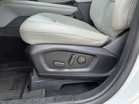 Certified 2026 Ford Explorer Active w/ Active Comfort Package RWD image 16