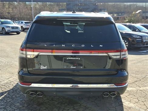 Used 2020 Lincoln Aviator Reserve w/ Equipment Group 201A image 5