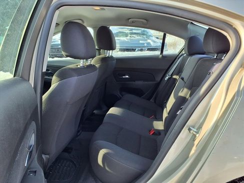 Used 2014 Chevrolet Cruze LT image 8