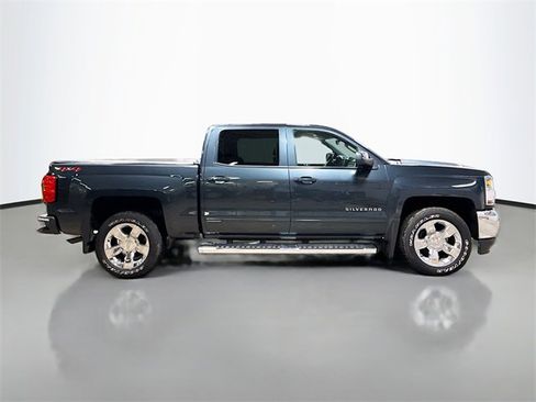 Used 2018 Chevrolet Silverado 1500 LT w/ LT Eassist Package image 6