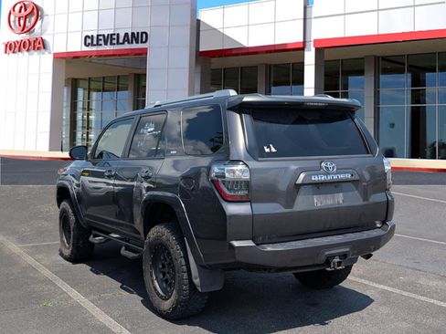 Used 2014 Toyota 4Runner SR5 AWD/4WD image 4