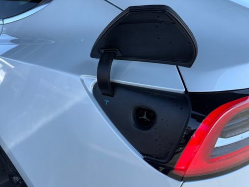 Used 2019 Tesla Model 3 Long Range AWD/4WD image 14