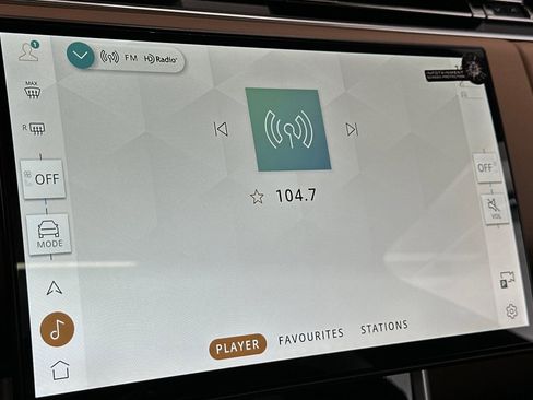 New 2026 Land Rover Range Rover SE image 19