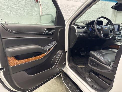 Used 2017 Chevrolet Suburban Premier image 12