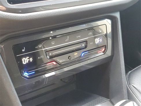 Certified 2023 Volkswagen Tiguan SE image 31
