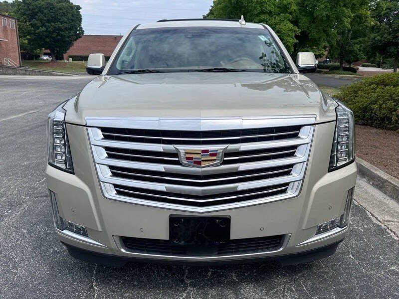 Used 2015 Cadillac Escalade Platinum AWD/4WD image 5