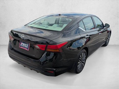 Used 2025 Nissan Altima 2.5 SV FWD image 5