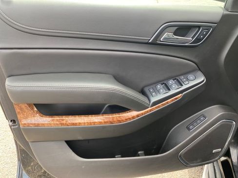 Used 2019 Chevrolet Tahoe Premier AWD/4WD image 17