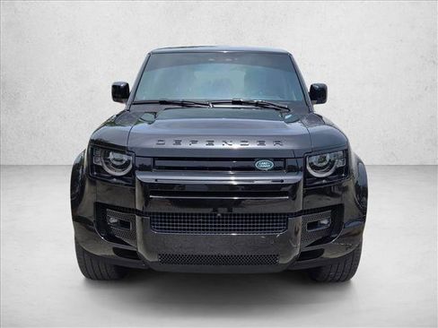 Used 2022 Land Rover Defender 110 V8 AWD/4WD image 2