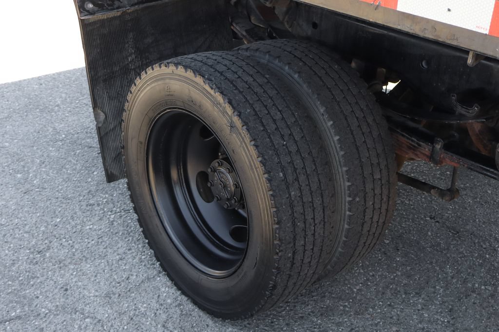 Used 2017 Ford F550 2WD Regular Cab Super Duty image 35
