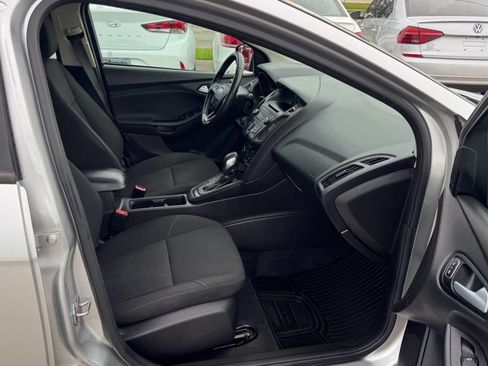 Used 2017 Ford Focus SE FWD image 21