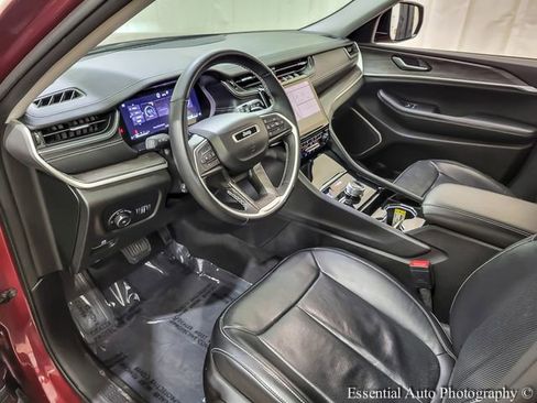 Used 2022 Jeep Grand Cherokee L Limited w/ Luxury Tech Group II AWD/4WD image 11