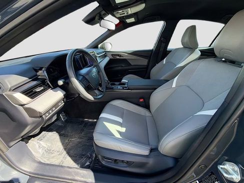 Used 2025 Toyota Camry SE FWD image 20