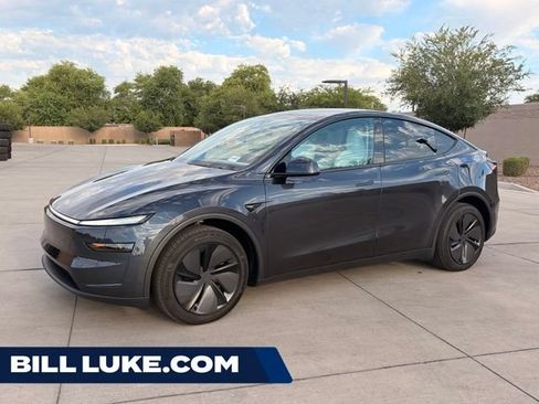 Used 2026 Tesla Model Y 2WD image 1