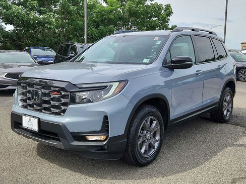Certified 2024 Honda Passport TrailSport image 3