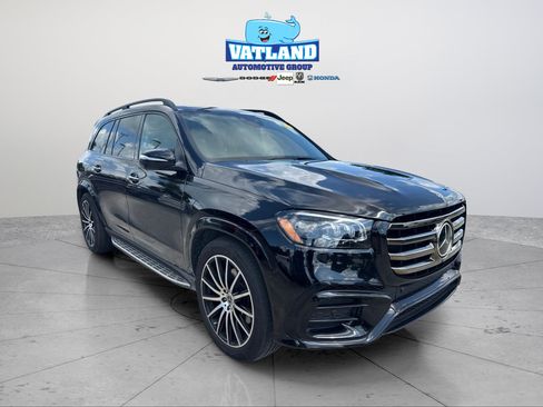 Used 2025 Mercedes-Benz GLS 450 4MATIC image 34