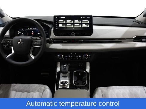 New 2025 Mitsubishi Outlander AWD image 8
