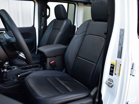 Used 2024 Jeep Wrangler High Altitude image 19