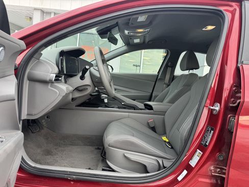 Used 2024 Hyundai Elantra SEL image 11