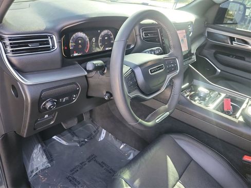 Used 2024 Jeep Wagoneer Series II image 25