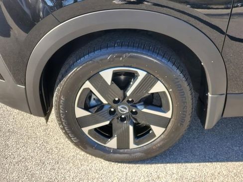 Certified 2025 Nissan Kicks SV image 10