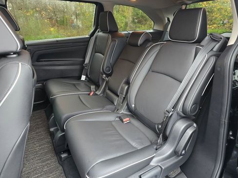 Certified 2026 Honda Odyssey Touring image 9