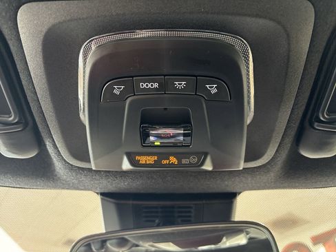 Certified 2025 Toyota Corolla SE w/ Convenience Package image 16