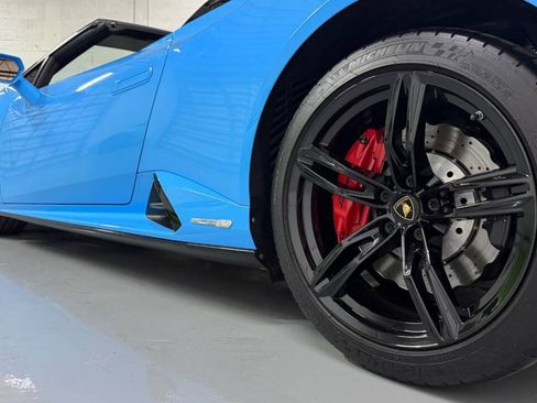 Used 2020 Lamborghini Huracan EVO RWD image 29
