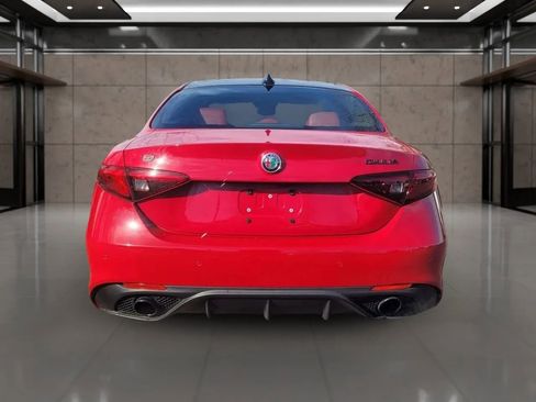 Used 2021 Alfa Romeo Giulia Ti Sport image 8