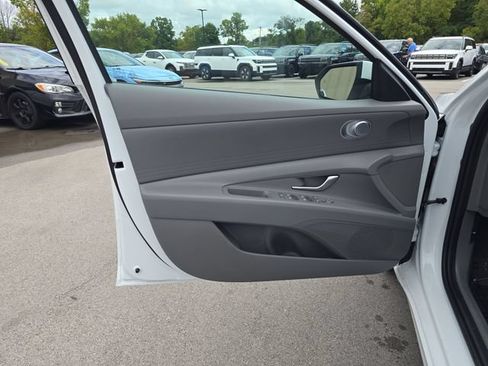 New 2026 Hyundai Elantra SE FWD image 12